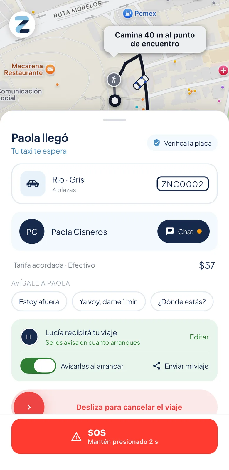 Pantalla de la app: tu taxi llegó, con la placa por verificar, a quién le llega el viaje y el botón SOS